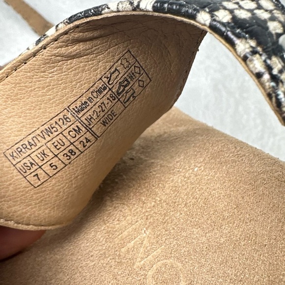 Vionic Kirra Snakeskin Sandals - Black and Cream Orthotic Comfortable Size 7 - Picture 7 of 14